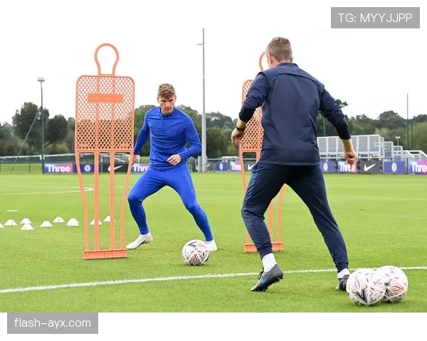 印尼队红白军魂新赛季再燃团结激情，强势表现引球迷热盼