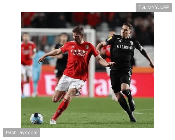 吉马良斯中场出彩表现助力球队晋级 状态回暖令人瞩目 吉马良斯中场出彩表现助力球队晋级 状态回暖令人瞩目