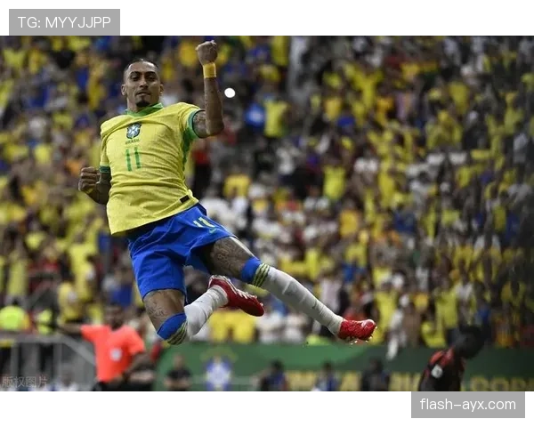 罗德里戈与拉菲尼亚边路进攻效率及战术适配性对比分析 罗德里戈与拉菲尼亚边路进攻效率及战术适配性对比分析