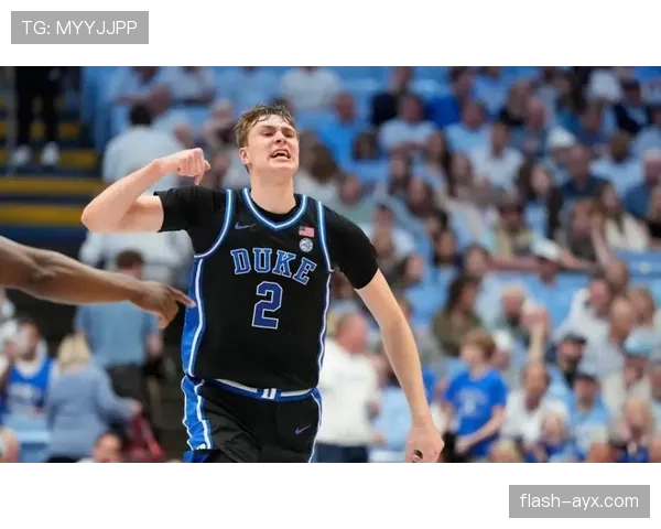 库珀·弗拉格三分效率提升显著，助力球队外线威胁拉开差距